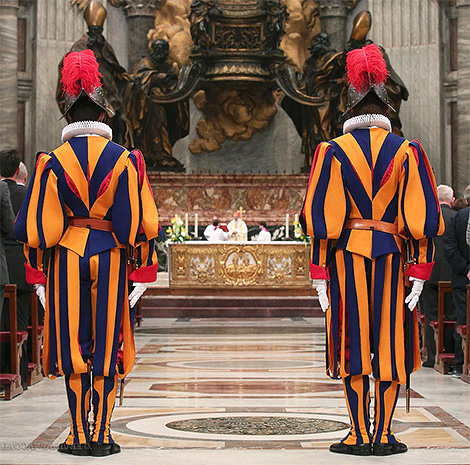 Warna terang pepijat benar-benar menyerupai pakaian seragam pengawal Itali 