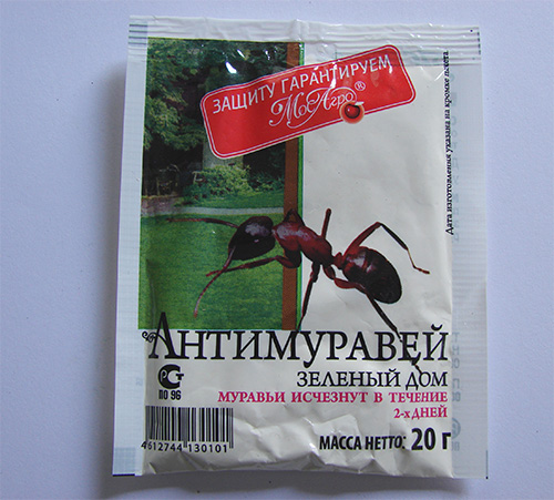 Pulberea antiant este suficient de sigură pentru oameni, dar ajută în mod eficient să scapi de furnicile domestice.