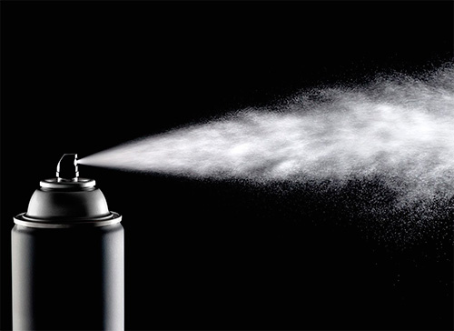 Insecticidele cu aerosoli sunt vândute gata de utilizare.