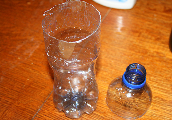 Vysoce účinný lapač vos lze snadno vyrobit z běžné plastové lahve.