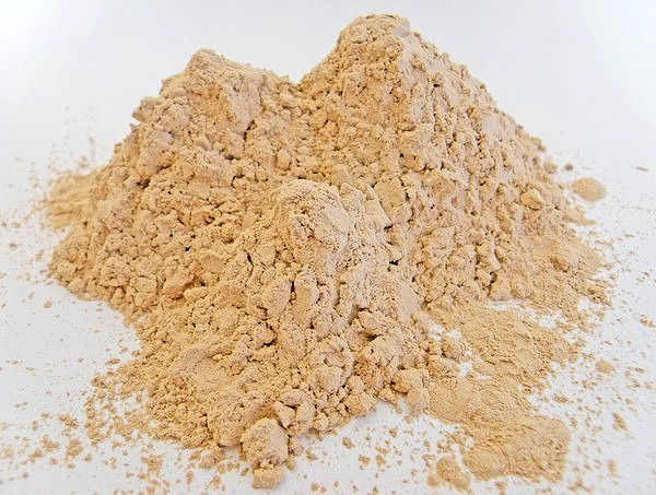 Křemelina je hornina používaná jako účinná látka léku Hector z lezoucího hmyzu.