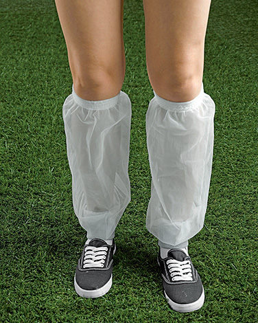 De tels dispositifs protègent efficacement les jambes des tiques.