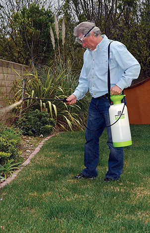 Pour tuer les tiques, il suffit généralement de traiter l'herbe et les objets à une hauteur de 50 cm du niveau du sol.